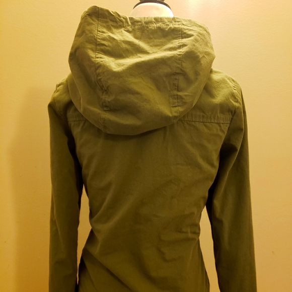 Bench Jacket - Picture 2 of 8